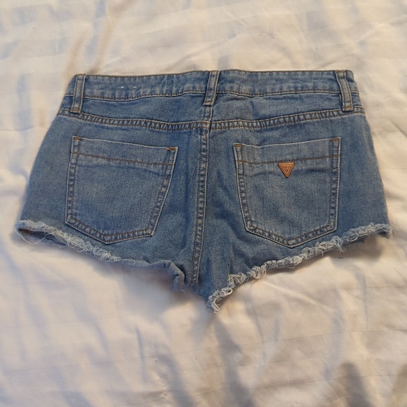 Guess jean shorts with leopard pocket liner size US 27 - Picture 2 of 2